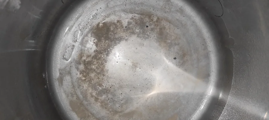 Rückstände im Wasserfilter nach Aktivkohle-Vorfiltration